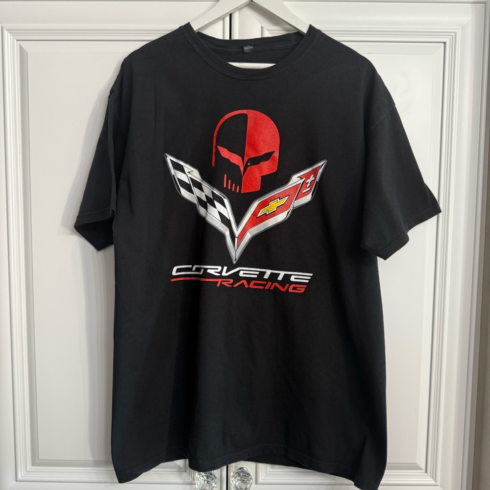 M&O Gold Men's/ Unisex XL Corvette Short Sleeve T-Shirt Corvette Decal Front